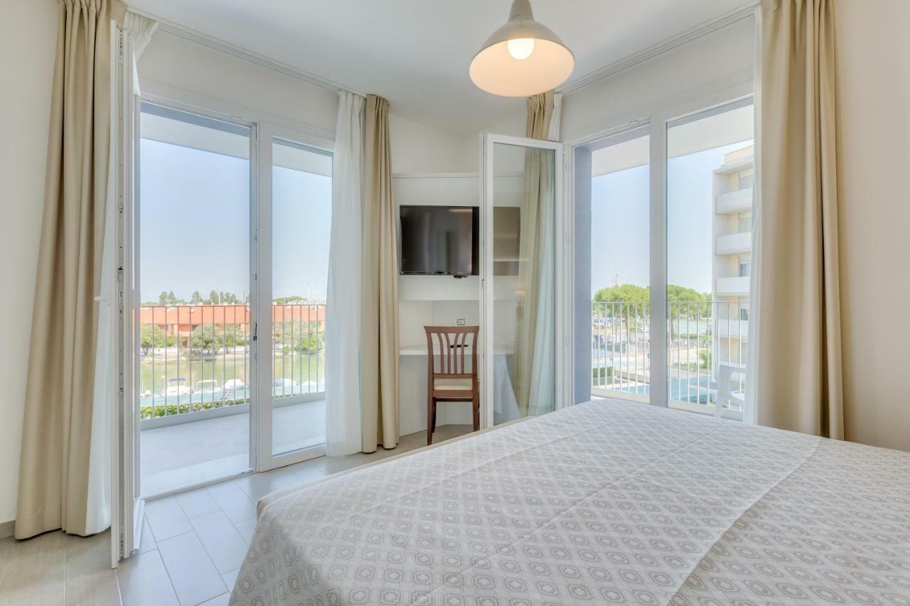 Apartaments Suites Ambassador Каорле Экстерьер фото